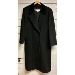 Liz Claiborne Trench Coat No Size.